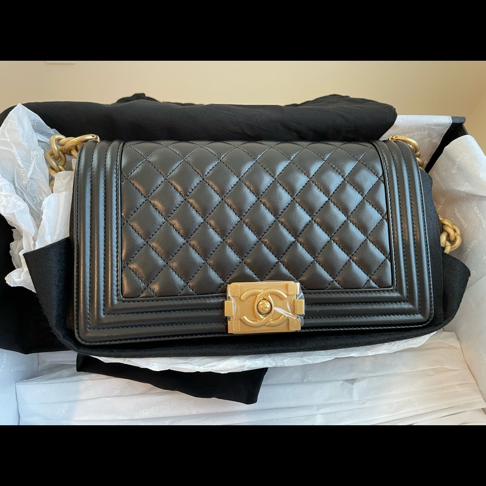 Chanel Medium Quilted Black Lambskin Boy Bag Authentic Brand new